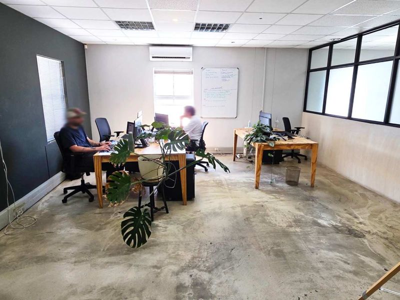 Modern First Floor Office in Westlake Business Park - Photo 4