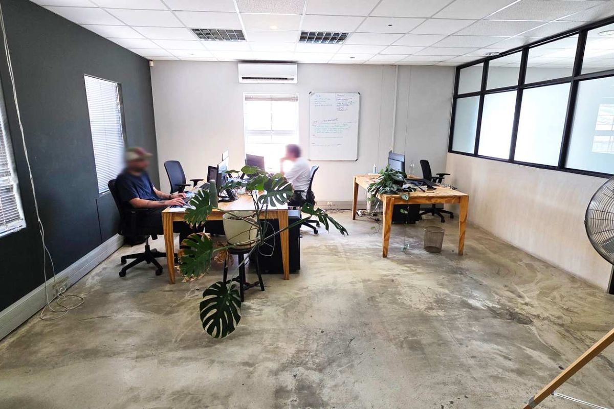 Modern First Floor Office in Westlake Business Park - Photo 4