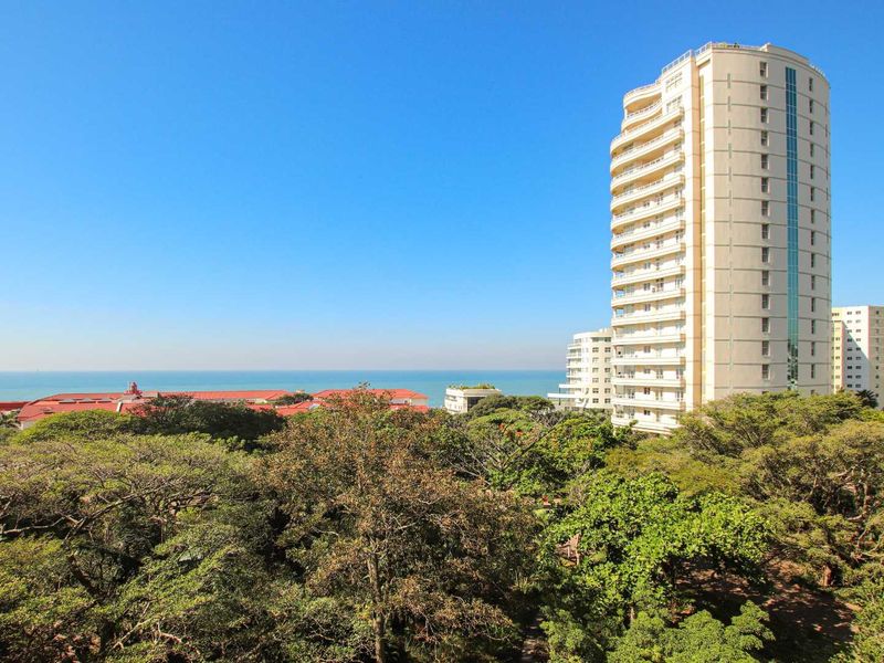 The perfect lock up and go holiday home in sought after Oyster Quays! - Photo 4