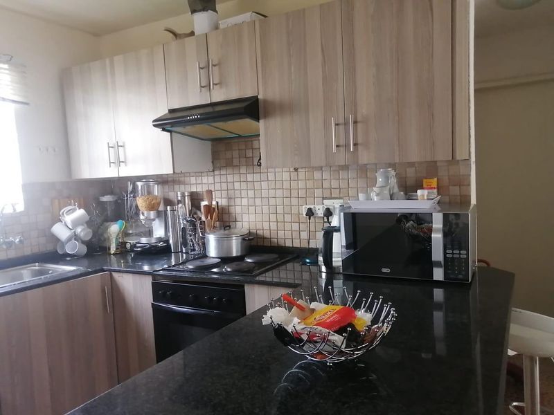 Ground Floor easy access Town House - Photo 3