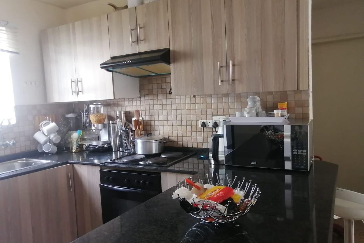 Ground Floor easy access Town House - Photo 3