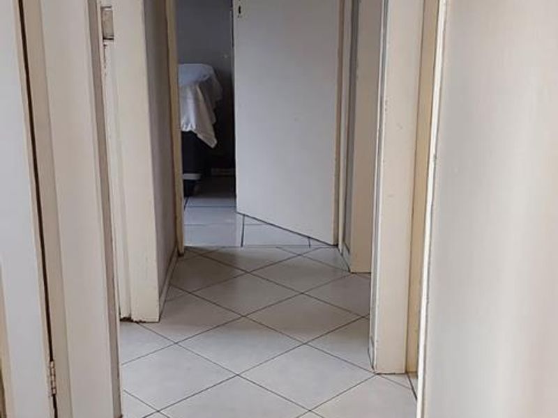 3 Bedroom House in Rosslyn - Photo 9