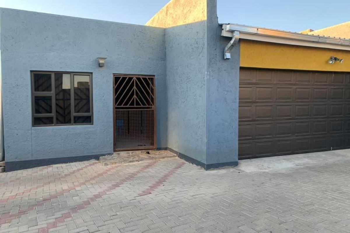 MODERN HOME FOR SALE IN OTJOMUISE - Photo 2