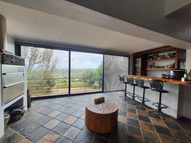 Spacious 3 Bedroom double storey family home with 1 bedroom flat to rent in Oude Westhof - Photo 8