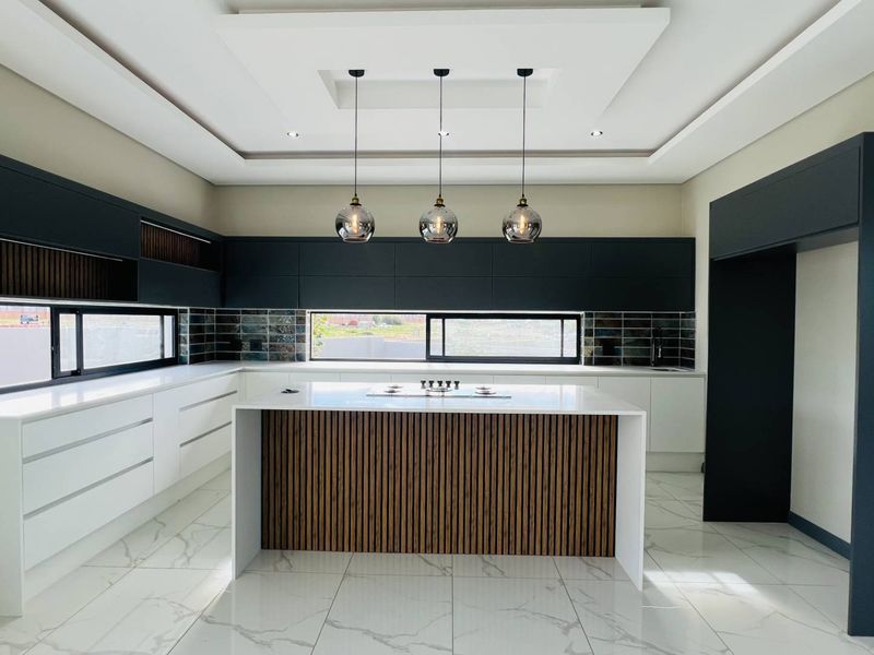 No Transfer Duties- Brand-New Luxury 4 Bedroom Designer Home with Pool, Balconies & Boma – Walk to New Mall Opening Oct 2026 - Photo 2