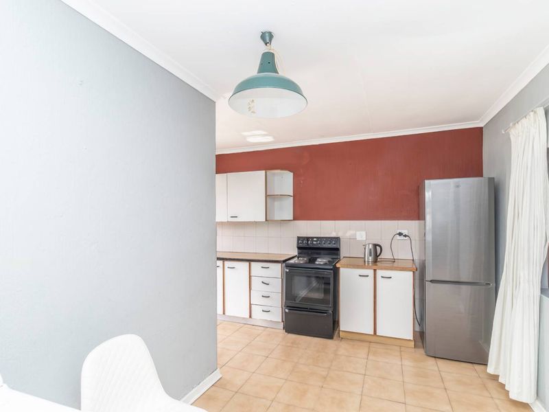 6 Bedroom House for Sale in Bloubosrand - Photo 9