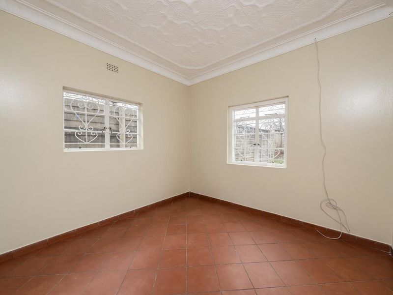 Beautifully Renovated Family Home To Rent in the Heart of Alberton North - Photo 9