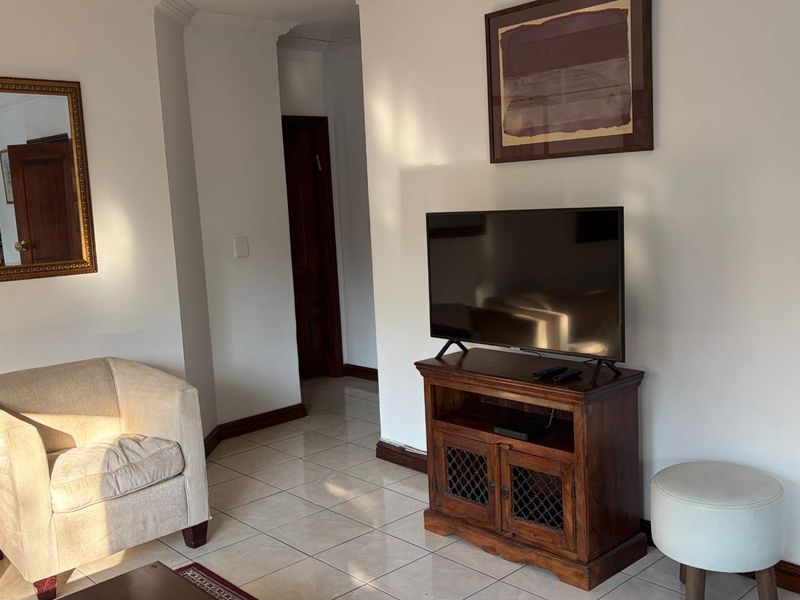 Sunny 2 Bedroom Townhouse in Norwood - Photo 10