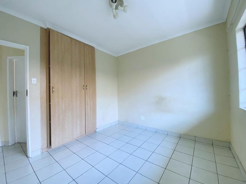 Investment Opportunity : 2 Bedroom Flat for Sale in Kempton Park!! - Photo 6