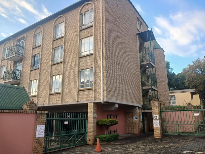 2 Bedroom to rent in Hatfield - Photo 2