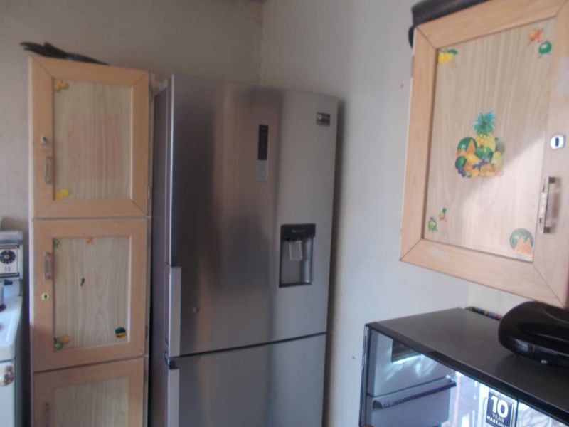 property for sale in a sought - after area - Photo 4