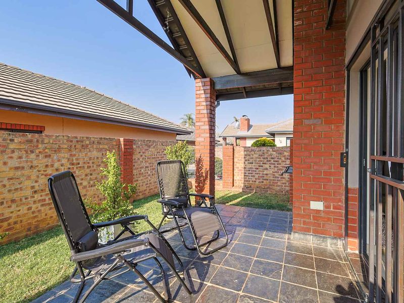 Meticulously Neat Maintained Townhouse - Photo 3