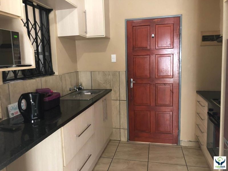 Riverside View - R 900000!! - Photo 5