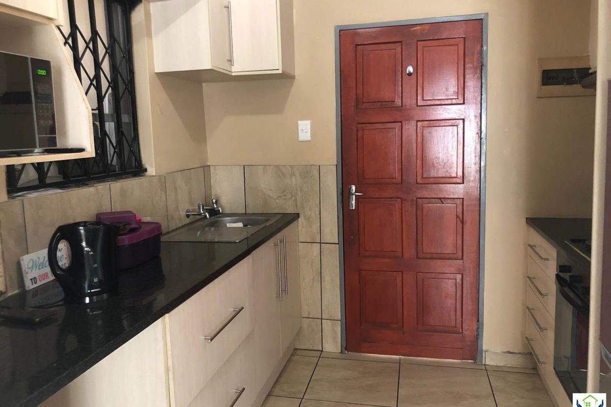 Riverside View - R 900000!! - Photo 5