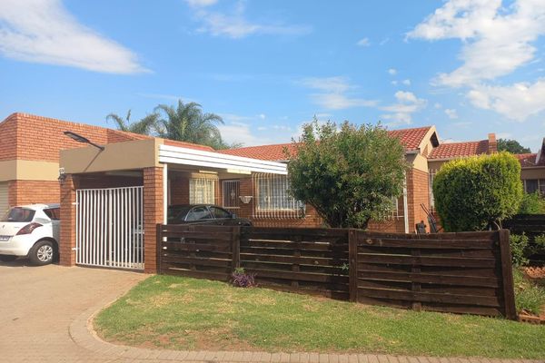 2 Bedroom Townhouse in Witfield For Sale R975,000 #2321602