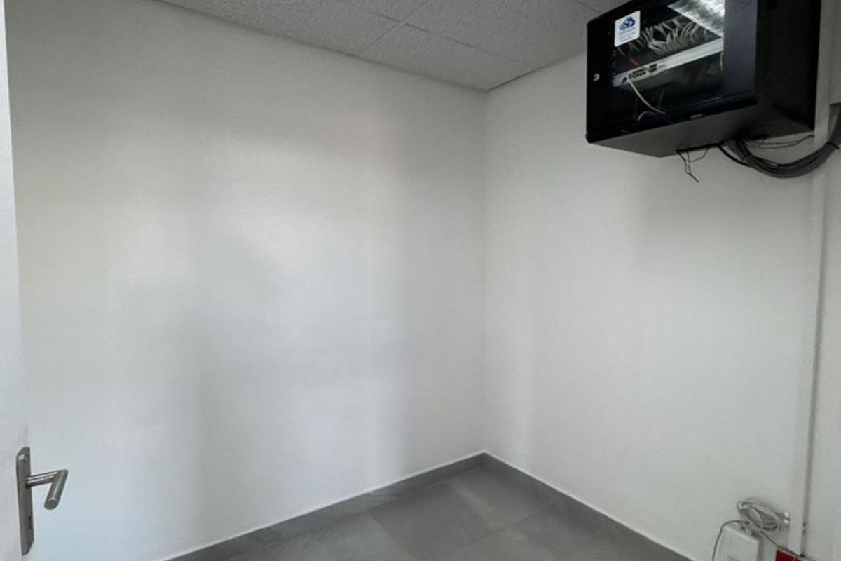 Prime office space to let - Photo 3