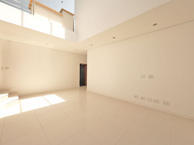 5 Bedroom house in Baronetcy Estate, Plattekloof - Photo 8