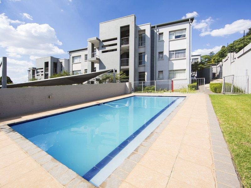 MAGNIFICENT 2 BED APARTMENT IN MORNINGSIDE FOR SALE. - Photo 2