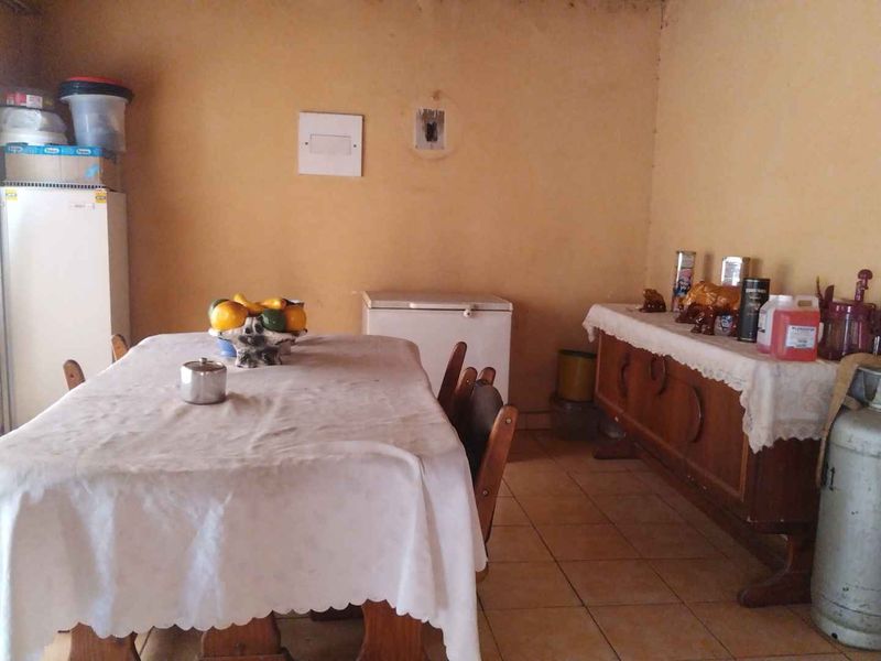 3 bedrooms house for sale in Soshanguve HH - Photo 8