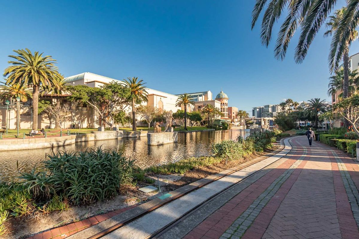 Modern 1-Bedroom Apartment – The Manhattan, Century City - Photo 4