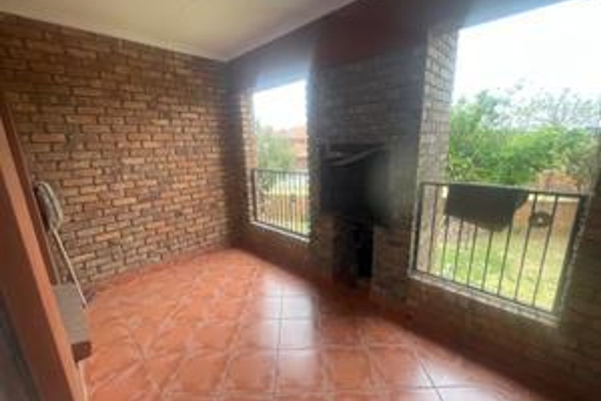 Your Dream Family Home Awaits in a Convenient Complex - Photo 5