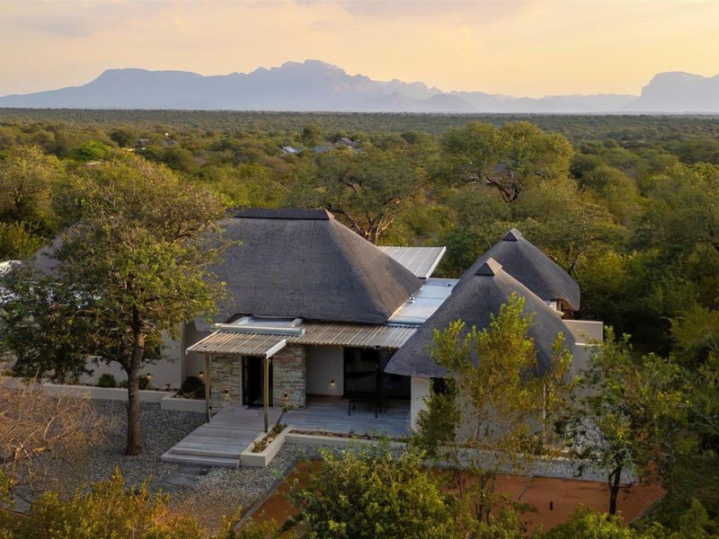 Contemporary Bushveld Home with Mountain Views - Photo 2