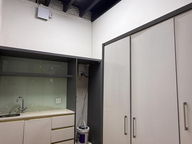 125m2 retail unit to let in Urban Hub - Photo 8