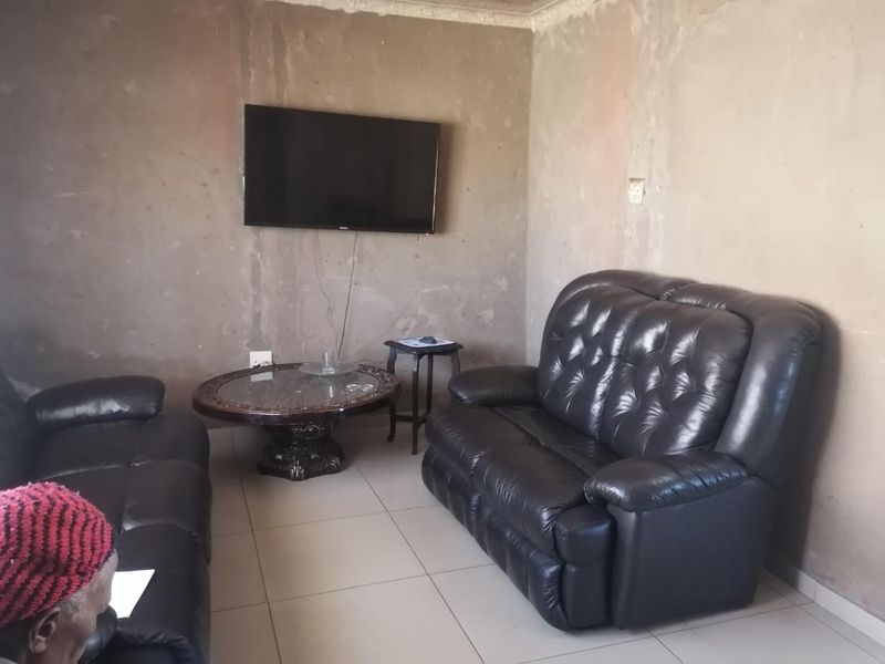 House For Sale in Orlando West, Soweto - Photo 5