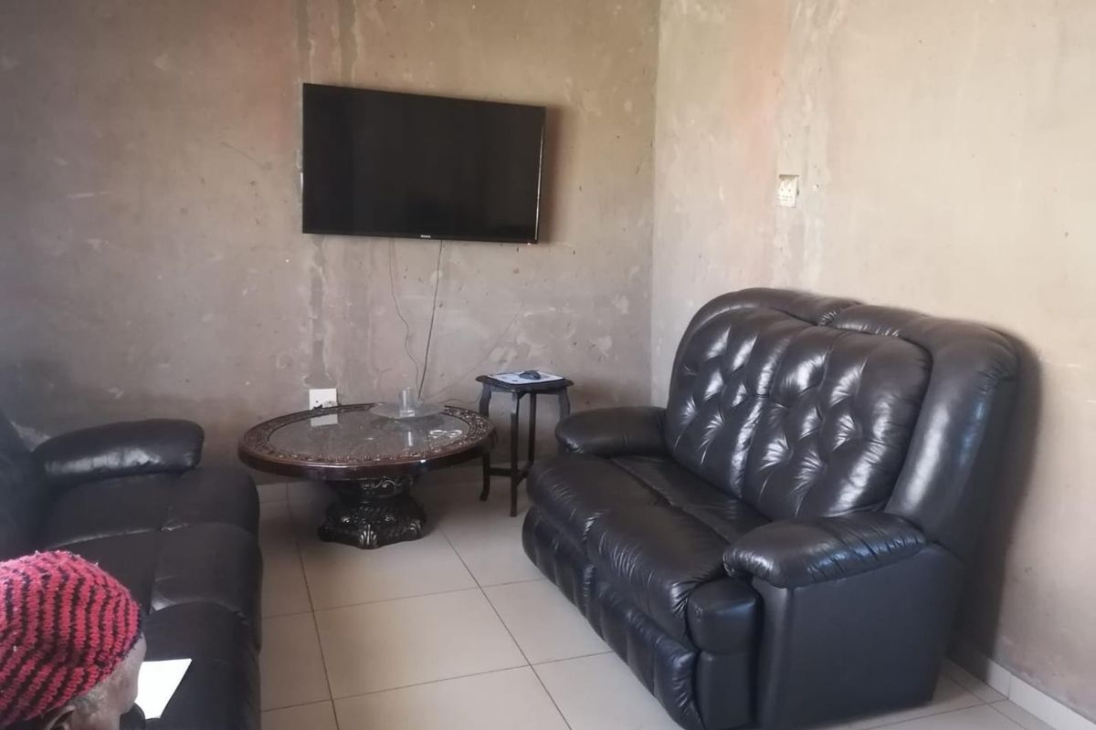 House For Sale in Orlando West, Soweto - Photo 5