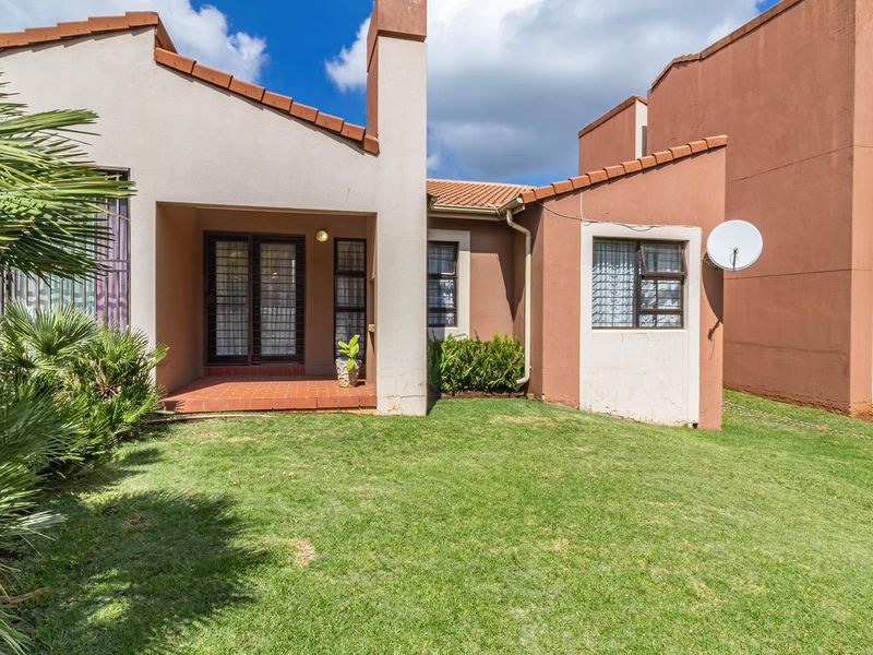 Live the Lifestyle: Renovated Ground-Floor Apartment + Braai Spot - Photo 1