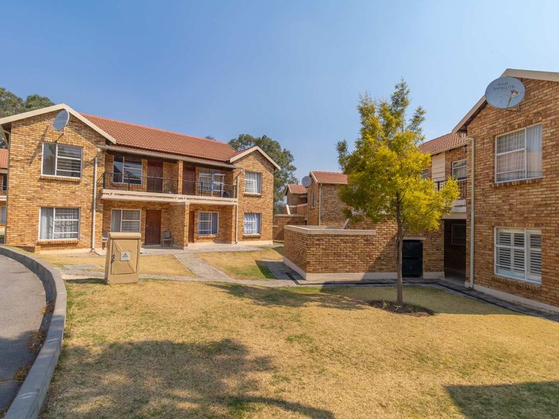 Family-Friendly Haven: Play Area, Clubhouse & More! - Photo 1
