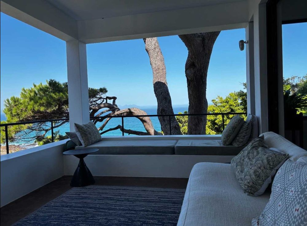 Daybed with sea views