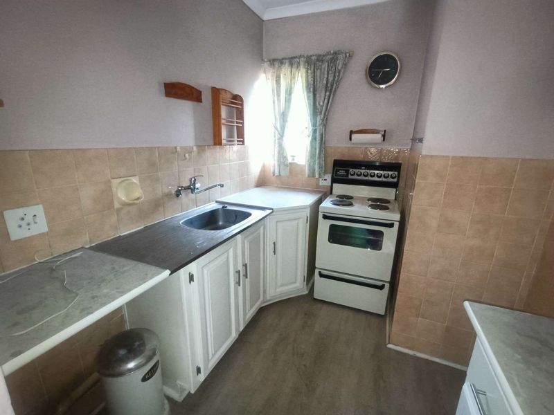 First Floor Unit For Sale in Wierda Park! - Photo 4