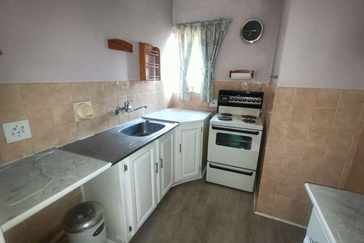First Floor Unit For Sale in Wierda Park! - Photo 4