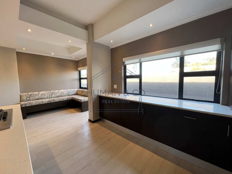 MAGNIFICENT AND BUILT TO PERFECTION 6 BEDROOM HOUSE FOR SALE Ultra modern 6 Bedroom House in Meersig - Photo 9