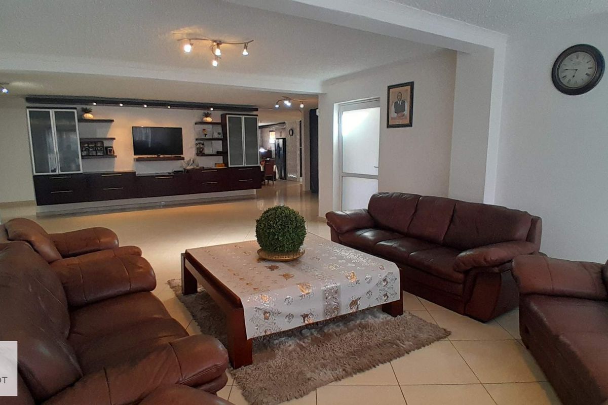 OLYMPIA Home - FOR SALE  N$ 8,350,000.00 - Photo 4