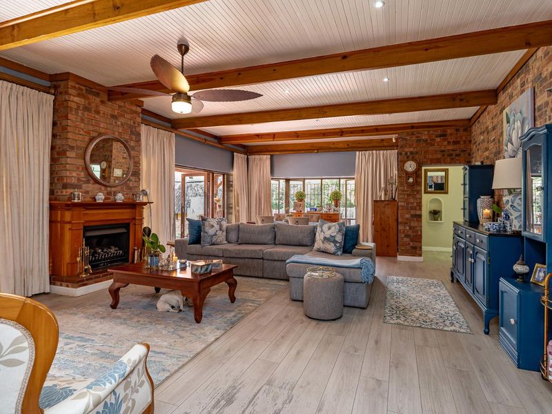 Private Estate – Three Unique Residences - Photo 6