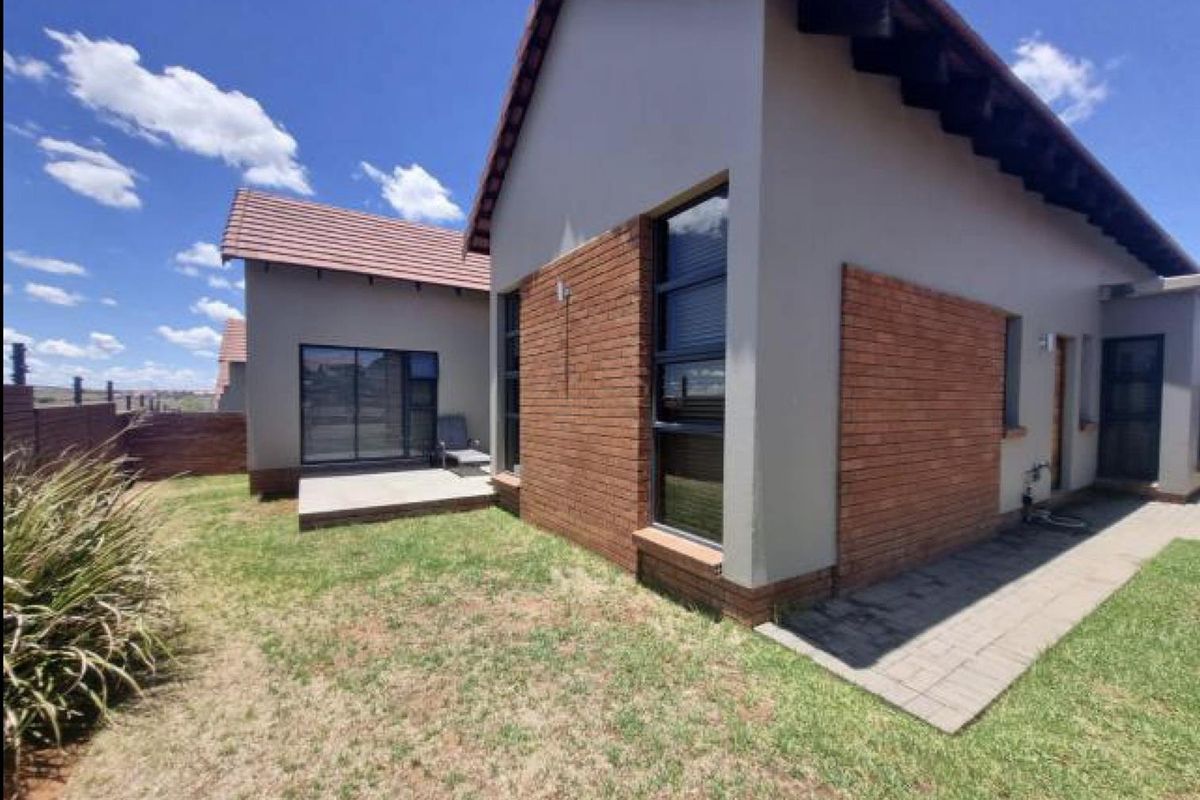 Modern 3 Bedroom House In Prestigious Stone Creek, Wild Olive Estate - Photo 2