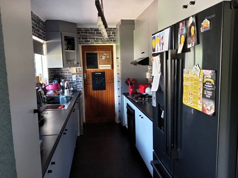 COZY 3 BED IN ALBERTSDAL - Photo 3