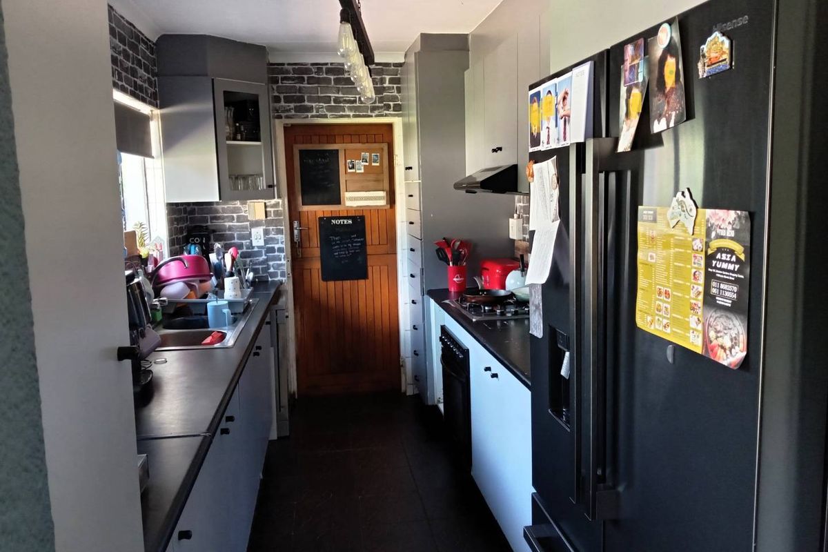 COZY 3 BED IN ALBERTSDAL - Photo 3