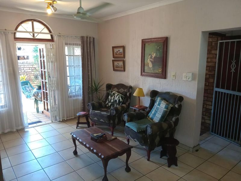 Charming 2-Bedroom Facebrick Simplex – Exceptional Value! - Photo 4