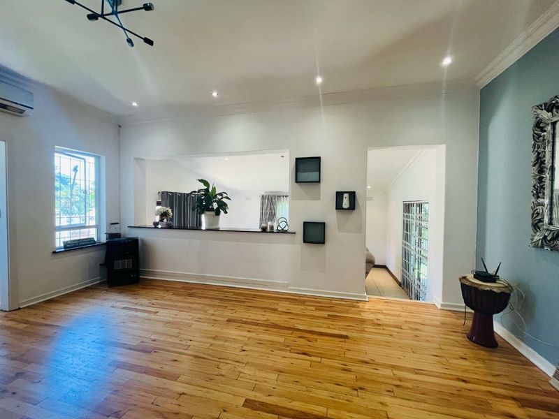 Hendra - A family home in Broadway ready for a little Love - Photo 3