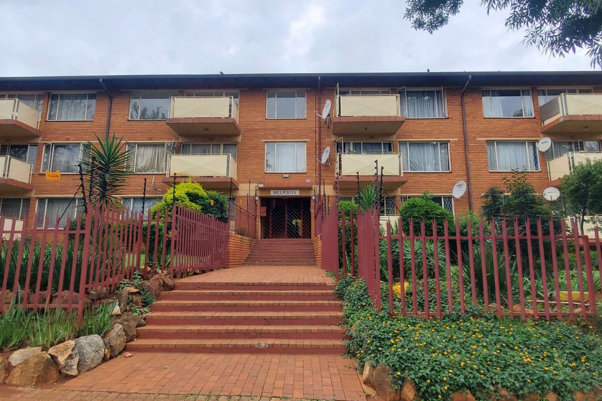 Lock-up-and-Go lifestyle in secure Melkbos complex!" - Photo 2