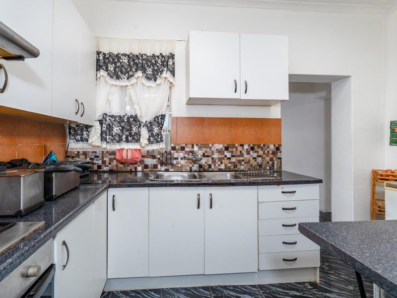 Woodstock delight- 3 bed charm in the heart of the CBD - Photo 9