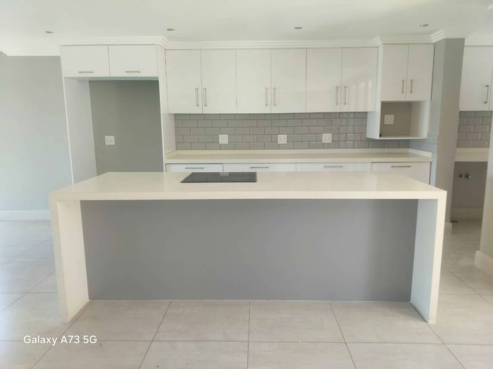 Property #2476994, House Rental Monthly in Palm Lakes Estates