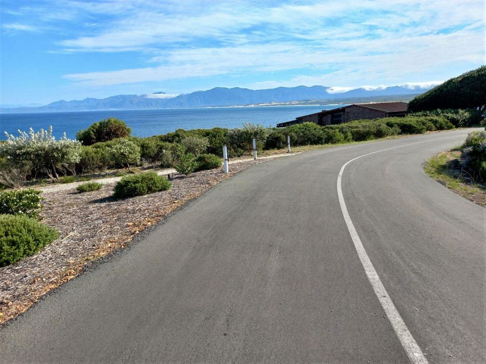 75 Meters closer to the Sea; this is where we now are. Hermanus coastline at the back.
