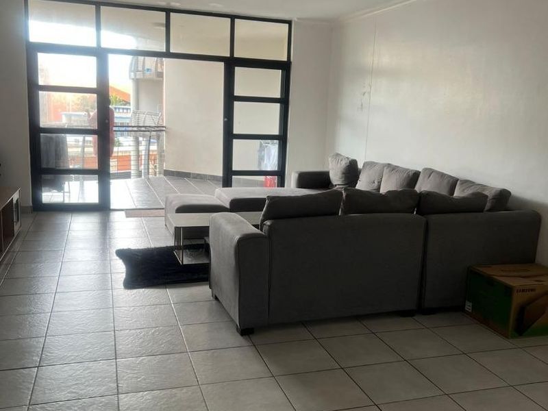 Modern 3-Bedroom Apartment with Sea Views in Point Waterfront - Photo 2