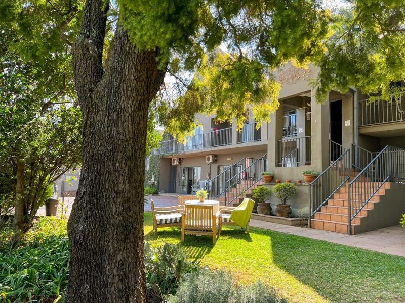 Elegant and Profitable 13 bedroom Guest House for Sale - Photo 2