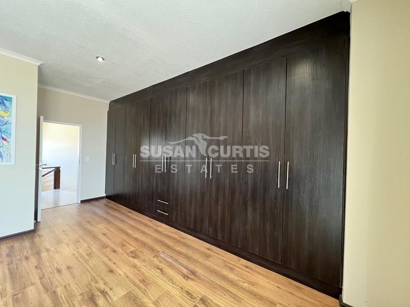 Beachfront Townhouse | Ideal Low-Maintenance Holiday Home - Photo 8