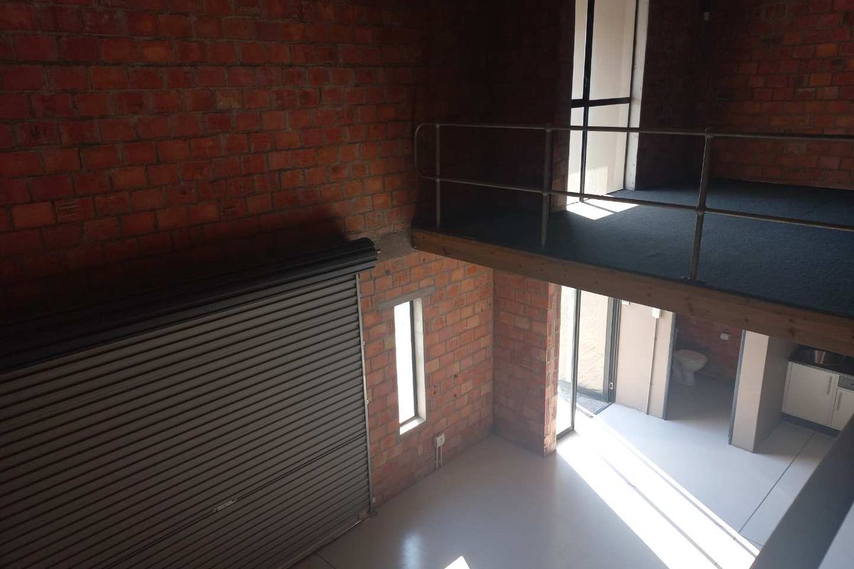 Warehouse in popular area, available immediately! - Photo 4